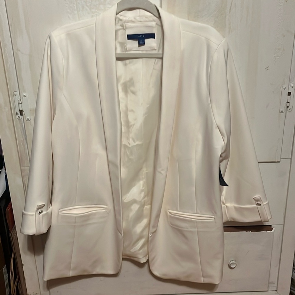 NWT Apt 9 women’s blazer